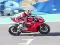 Jwèt Ducati Panigale sou entènèt